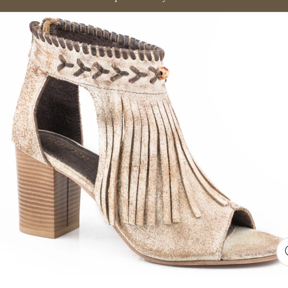 Roper vintage style suede beige w fringe fashion open toe sandal stacked heel
